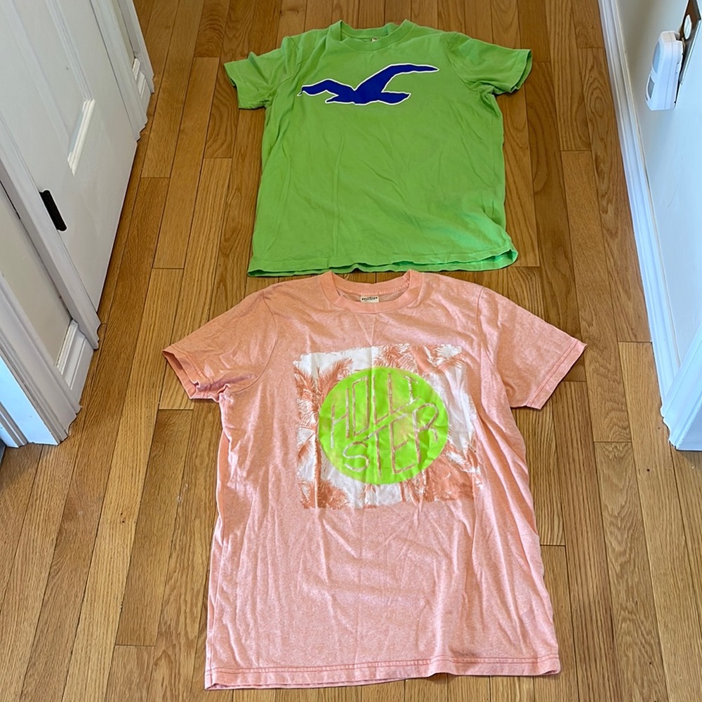 Hollister lot of 2 t shirts size XL